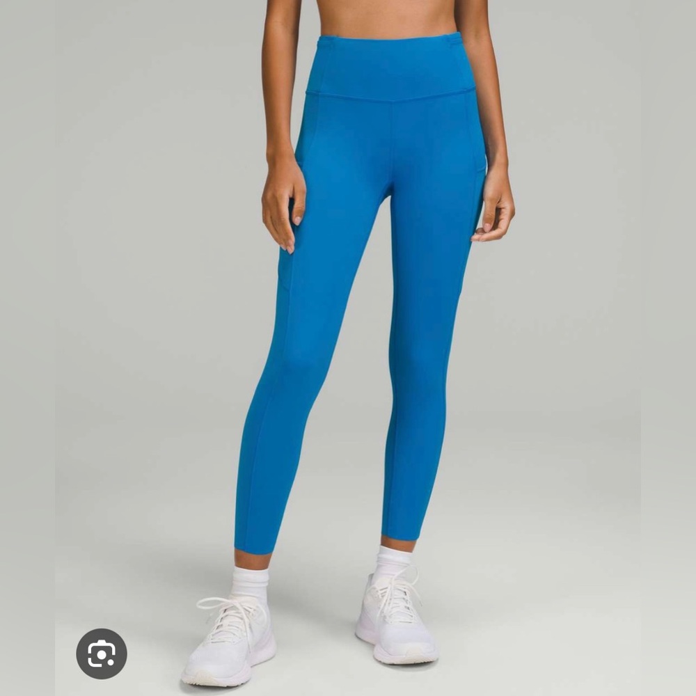 Lululemon fast and free poolside leggings size 6, 23 inch, with pockets